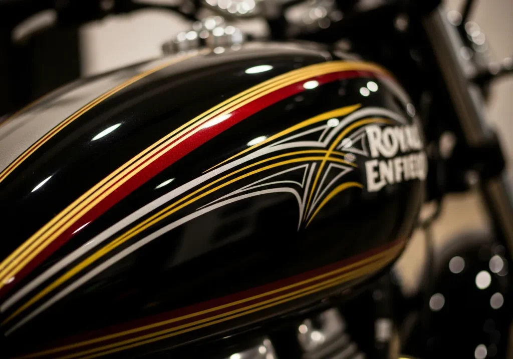 Hand-painted pinstripe detail on Bullet 650 tank